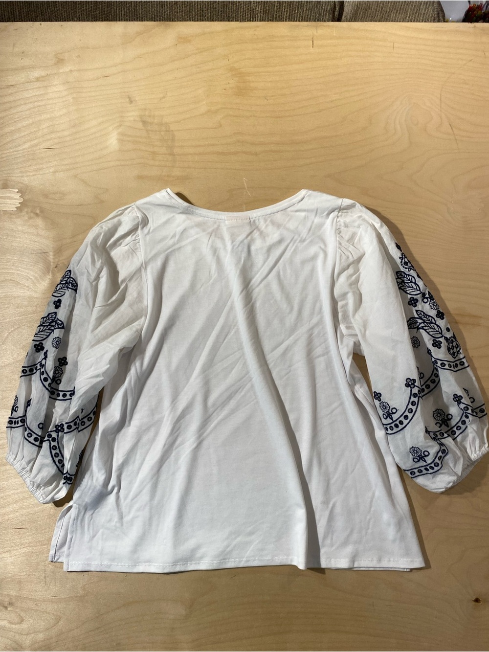 Ruby Rd. White Puff Sleeve Top with Navy Embroidery Small (RV) - Picture 9 of 9